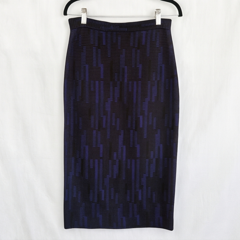 St. John Navy Textured Knit Midi Pencil Skirt Size Small - Picture 4 of 12